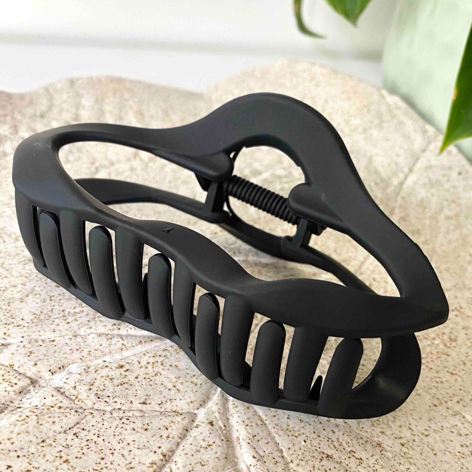Large Halo Hair Clip for Thick Hair in Black
